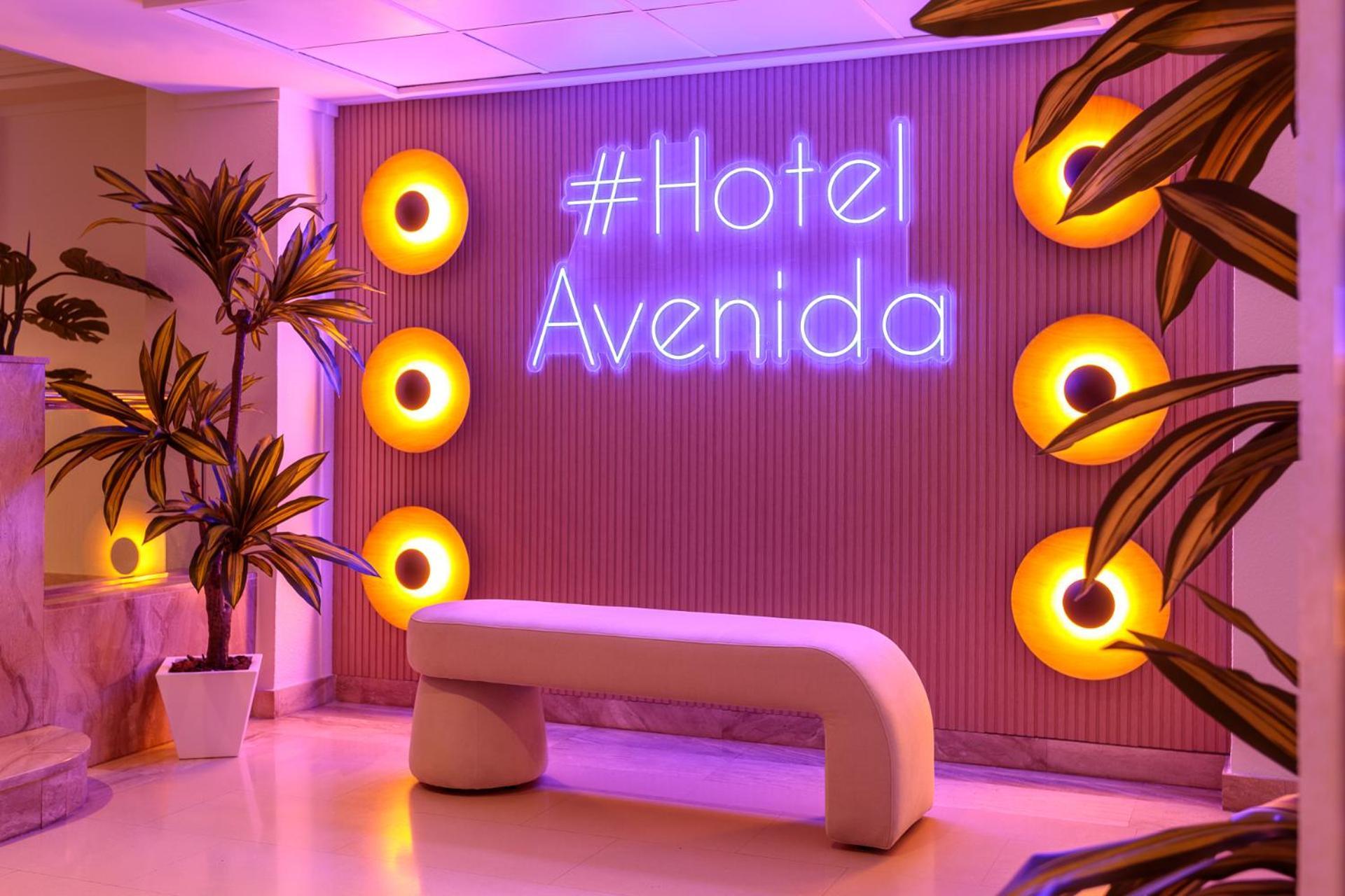 Hotel Avenida Бенидорм Екстериор снимка