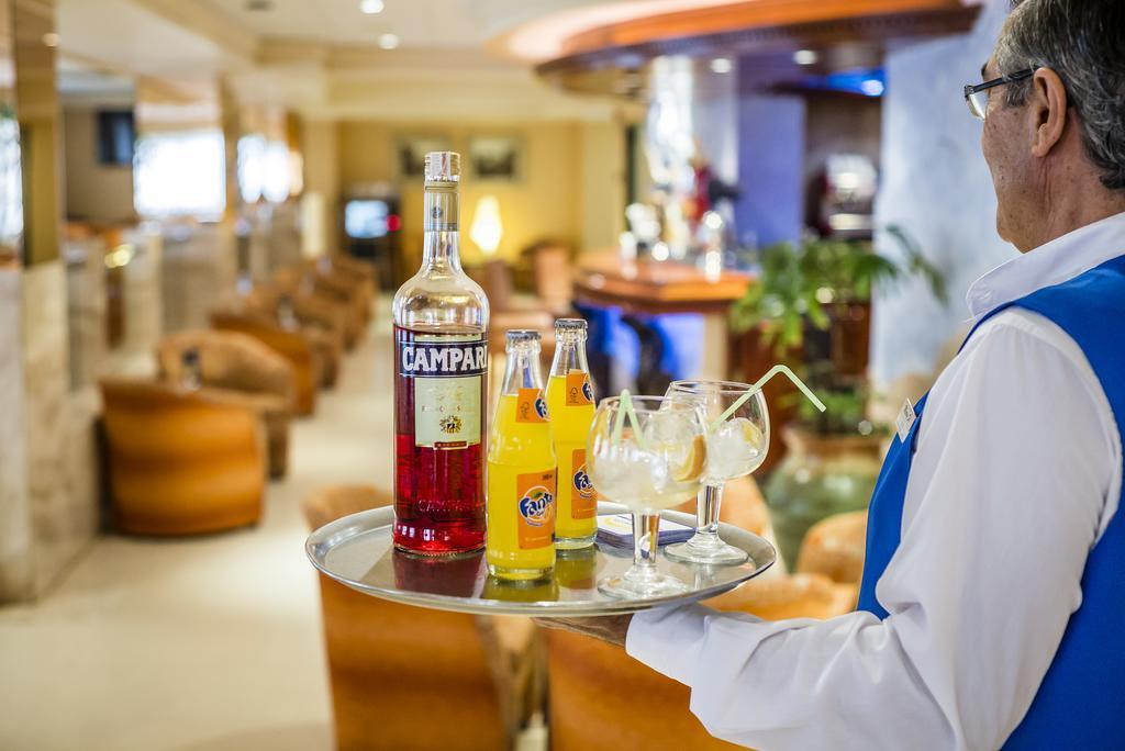Hotel Avenida Бенидорм Екстериор снимка