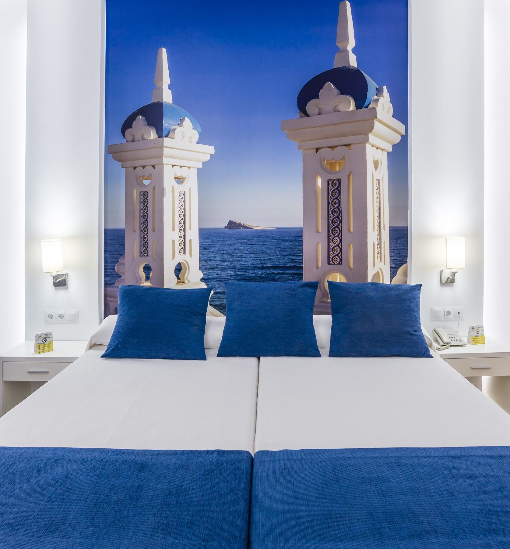Hotel Avenida Бенидорм Екстериор снимка