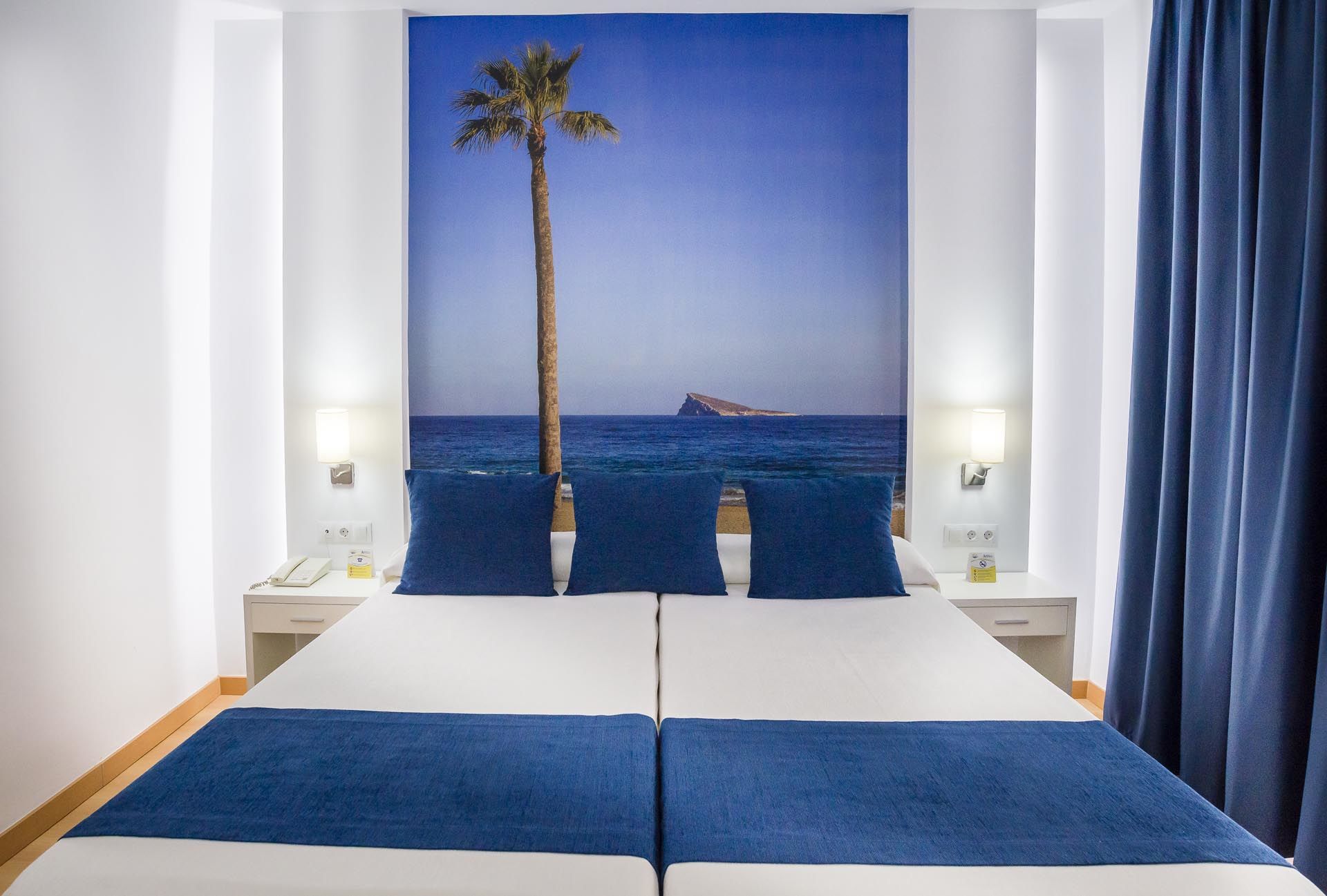 Hotel Avenida Бенидорм Екстериор снимка