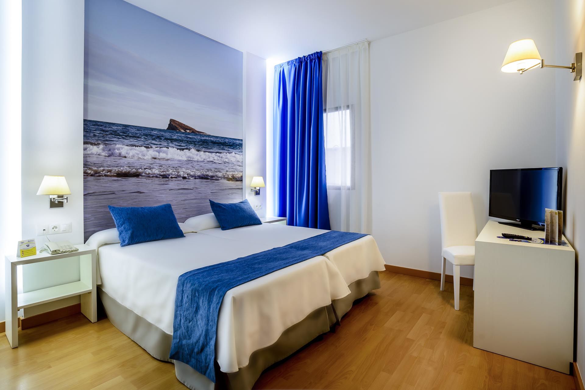 Hotel Avenida Бенидорм Екстериор снимка