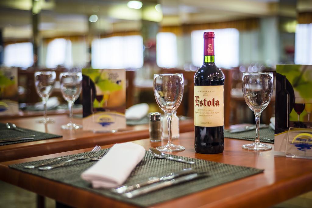 Hotel Avenida Бенидорм Екстериор снимка