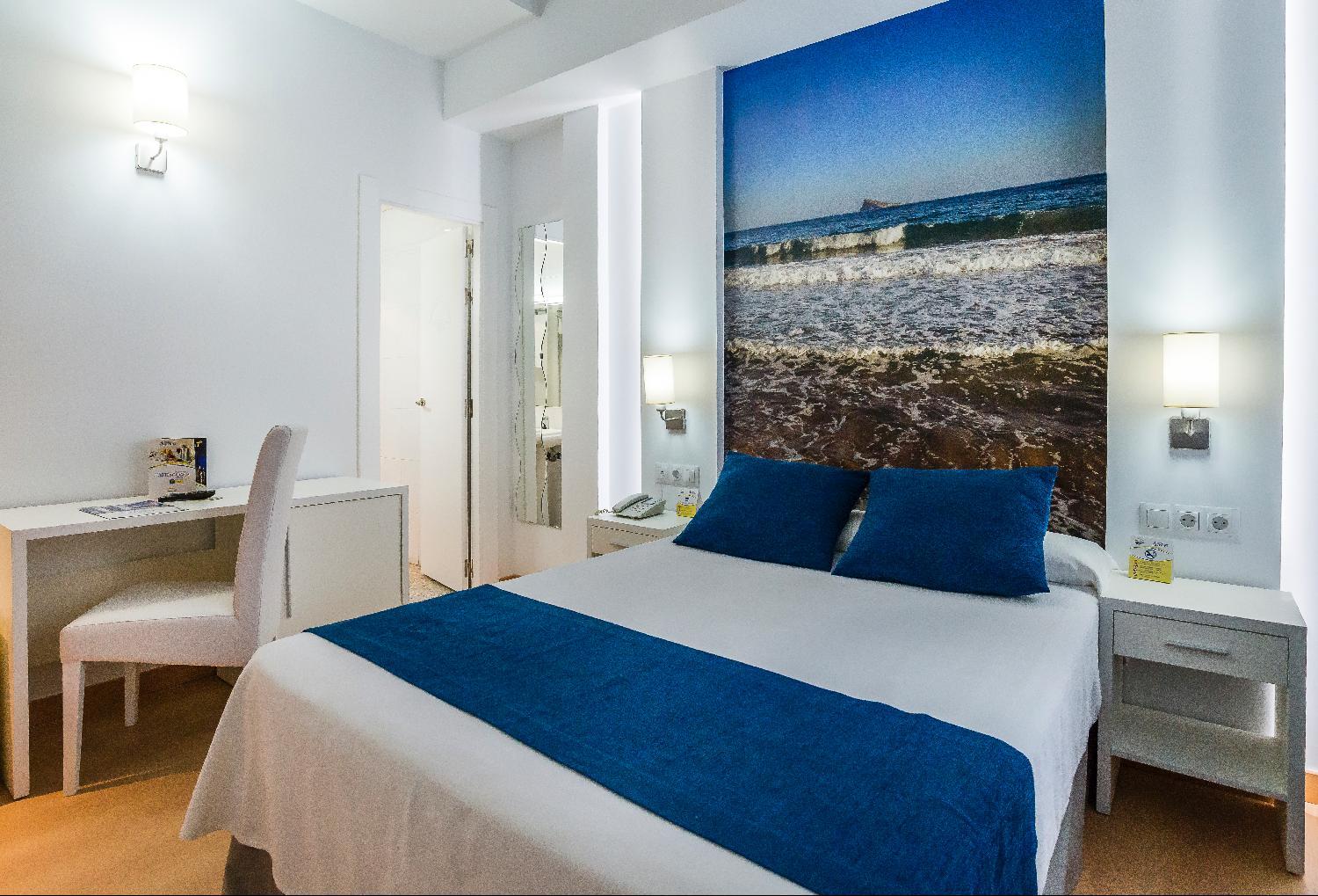 Hotel Avenida Бенидорм Екстериор снимка