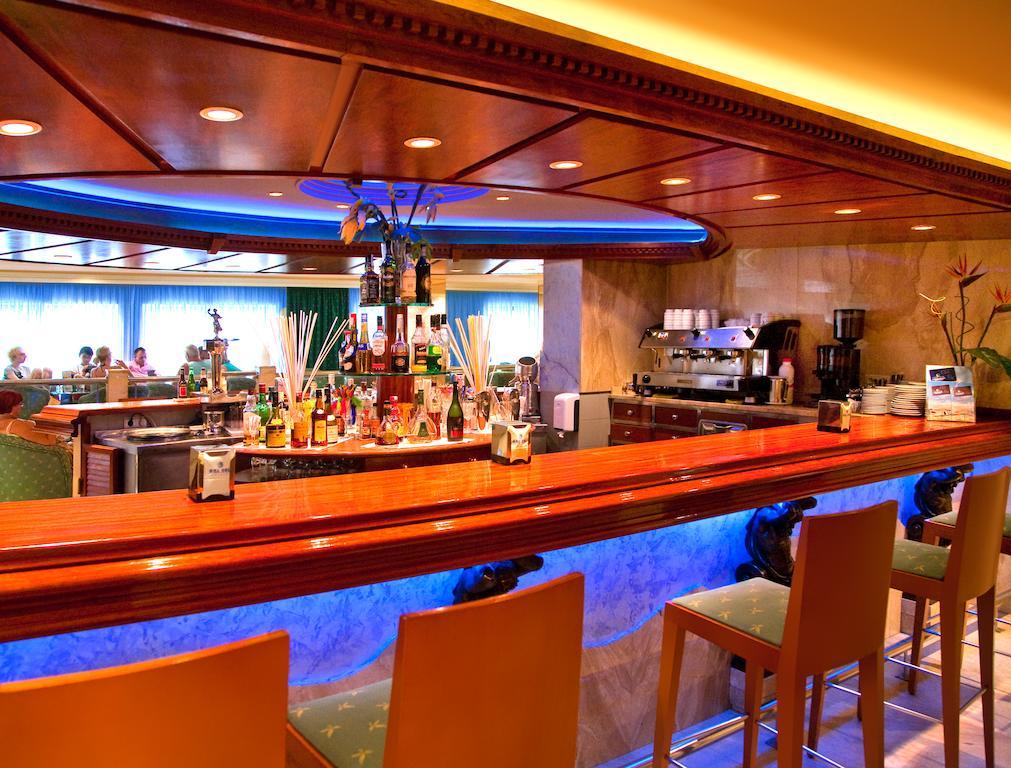 Hotel Avenida Бенидорм Екстериор снимка