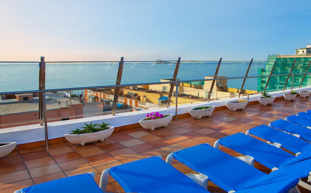 Hotel Avenida Бенидорм Екстериор снимка