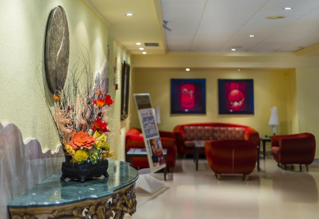 Hotel Avenida Бенидорм Екстериор снимка