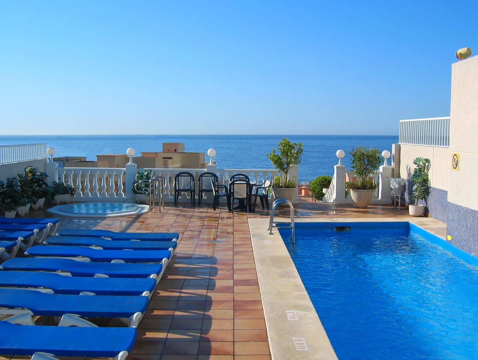 Hotel Avenida Бенидорм Екстериор снимка