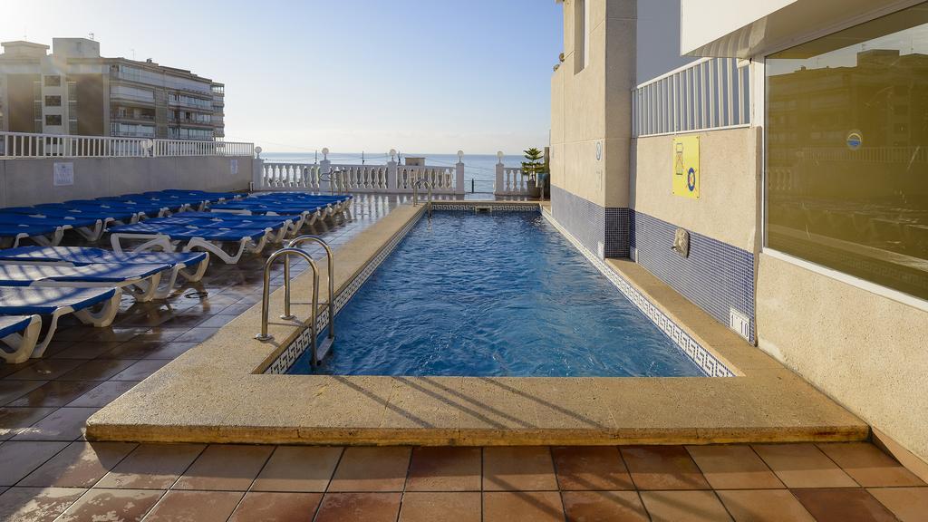 Hotel Avenida Бенидорм Екстериор снимка