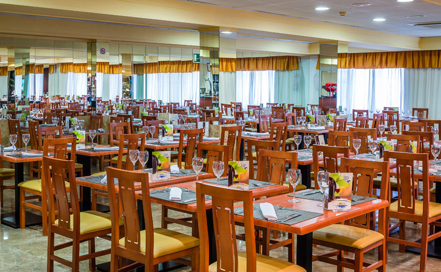 Hotel Avenida Бенидорм Екстериор снимка